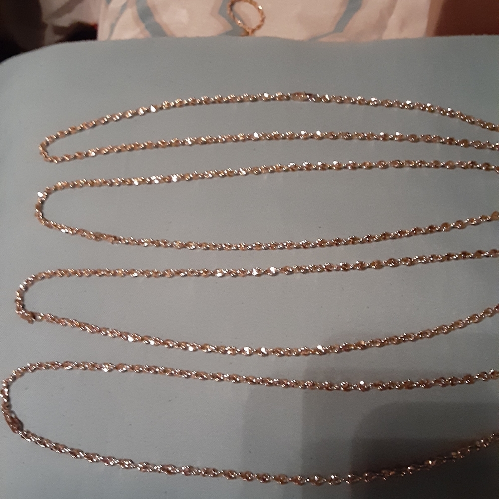 Gold necklace lot of 4